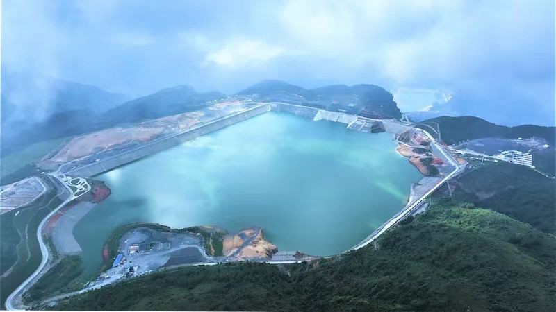 公司黨組理論學(xué)習(xí)中心組集體學(xué)習(xí)中央經(jīng)濟(jì)工作會議精神