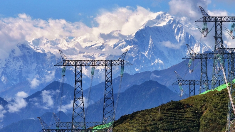 【人民日?qǐng)?bào)】我國(guó)首個(gè)高海拔特高壓交流工程投運(yùn)