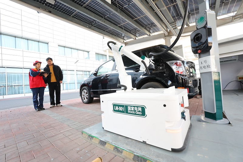 春節(jié)我在崗·守護(hù)萬(wàn)家燈火|車網(wǎng)互動(dòng) 城鄉(xiāng)暢行