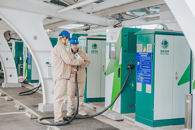 春節(jié)我在崗·守護(hù)萬(wàn)家燈火|車網(wǎng)互動(dòng) 城鄉(xiāng)暢行