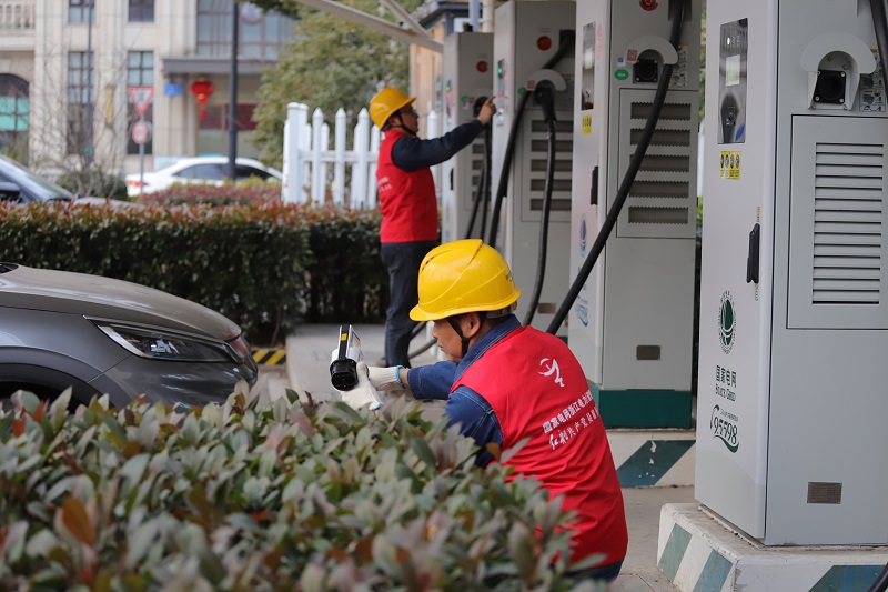 春節(jié)我在崗·守護(hù)萬(wàn)家燈火|車網(wǎng)互動(dòng) 城鄉(xiāng)暢行