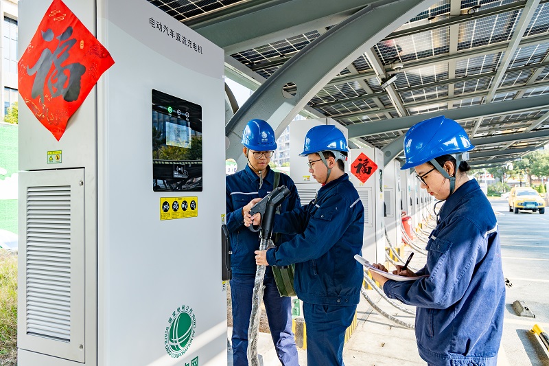 春節(jié)我在崗·守護(hù)萬(wàn)家燈火|車網(wǎng)互動(dòng) 城鄉(xiāng)暢行