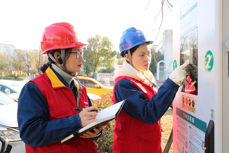 春節(jié)我在崗·守護(hù)萬(wàn)家燈火|車網(wǎng)互動(dòng) 城鄉(xiāng)暢行