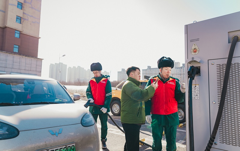 春節(jié)我在崗·守護(hù)萬(wàn)家燈火|車網(wǎng)互動(dòng) 城鄉(xiāng)暢行