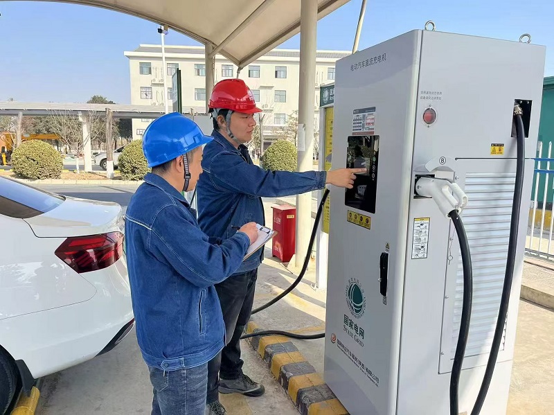 春節(jié)我在崗·守護(hù)萬(wàn)家燈火|車網(wǎng)互動(dòng) 城鄉(xiāng)暢行