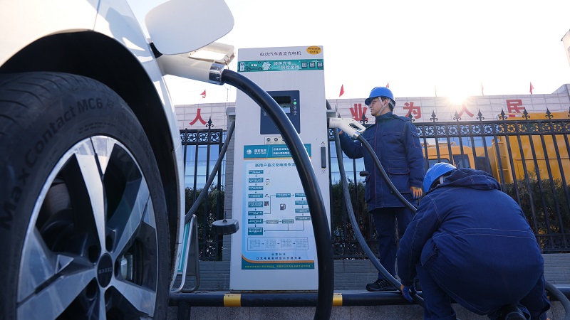 春節(jié)我在崗·守護(hù)萬(wàn)家燈火|車網(wǎng)互動(dòng) 城鄉(xiāng)暢行