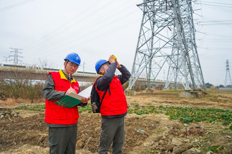 春節(jié)假期國家電網(wǎng)安全運(yùn)行供電可靠